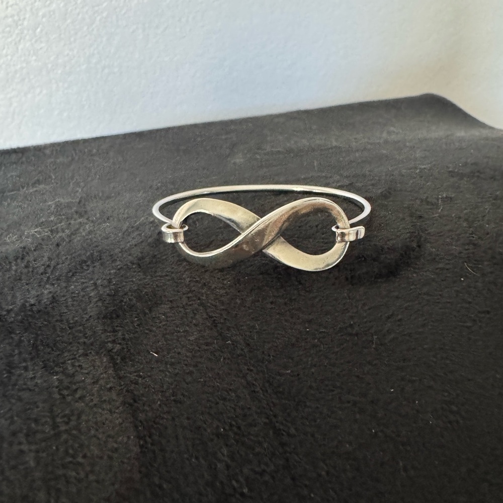 James Avery Bold Infinity Hook on Bracelet - Retired